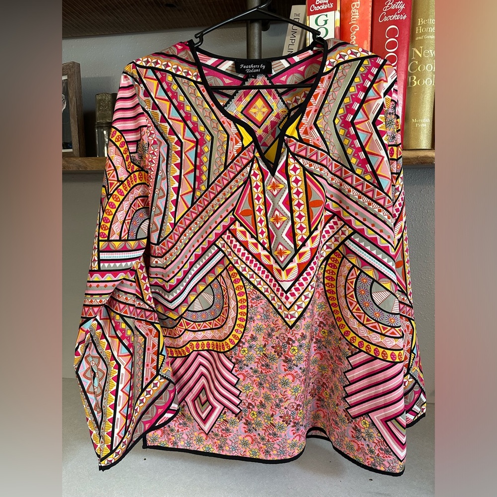 Feathers by Tolani Top, size L - Boho Geometric/Floral Print